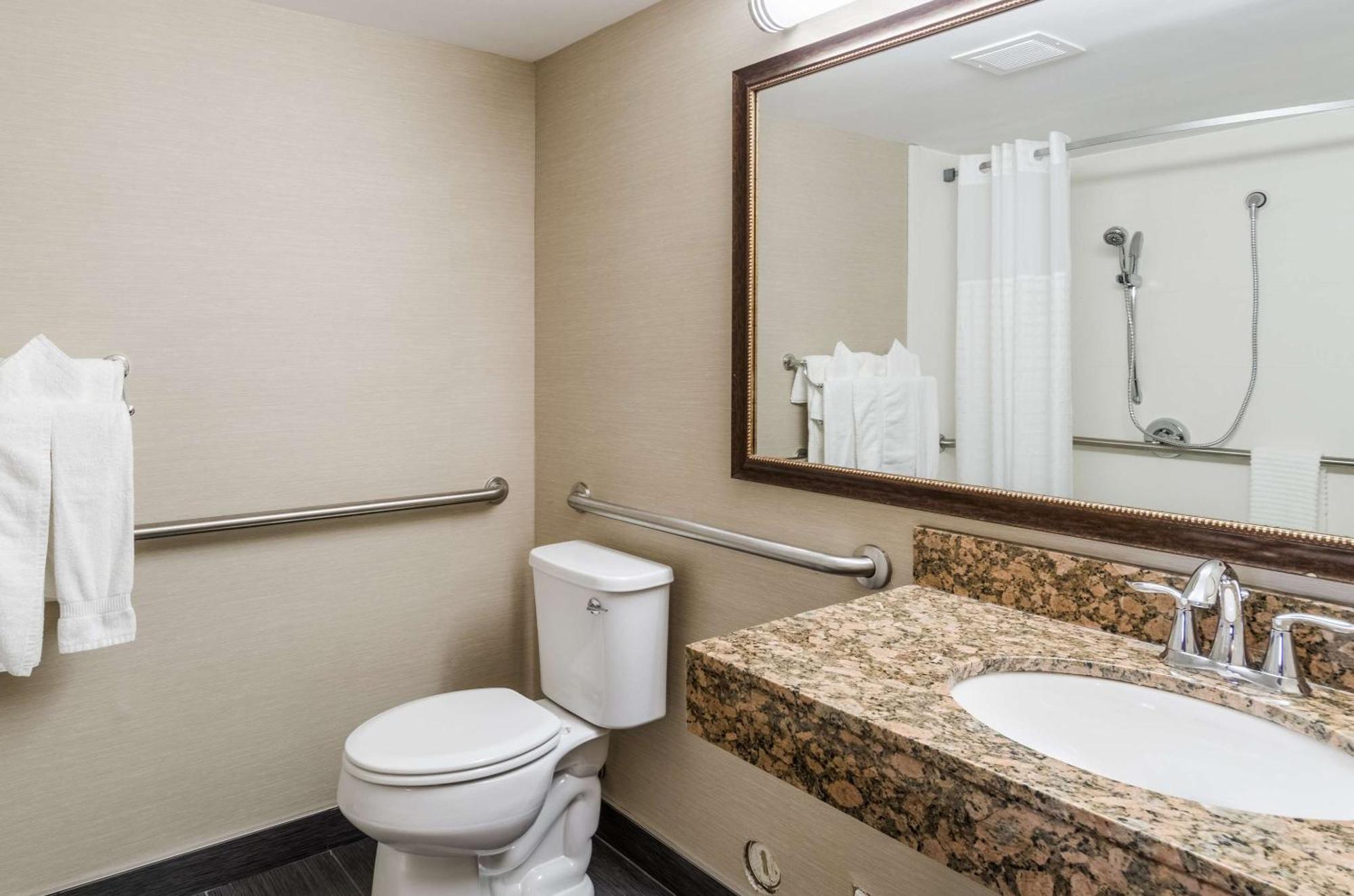 Comfort Inn & Suites West Springfield Eksteriør billede